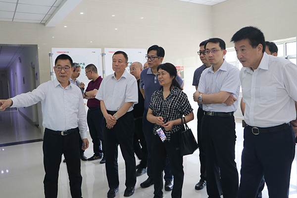 科技部專家調研組一行蒞臨隴神戎發(fā)參觀調研