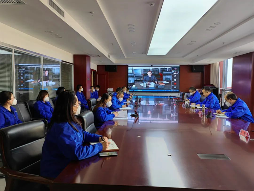 集團公司黨委委員、副總經(jīng)理康海軍在基層聯(lián)系點宣講黨的二十大精神