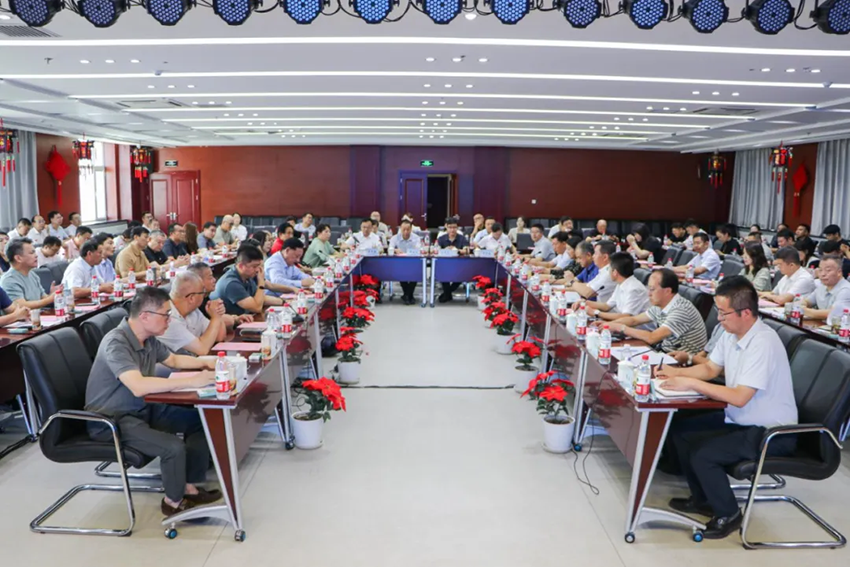 中國(guó)醫(yī)藥物資協(xié)會(huì)到甘肅藥業(yè)集團(tuán)座談交流