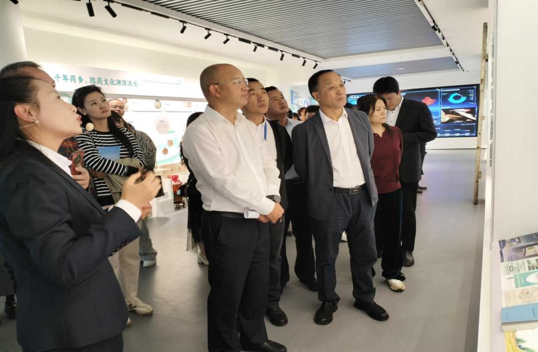 2024中國中小企業(yè)發(fā)展大會考察團到隴神戎發(fā)考察交流