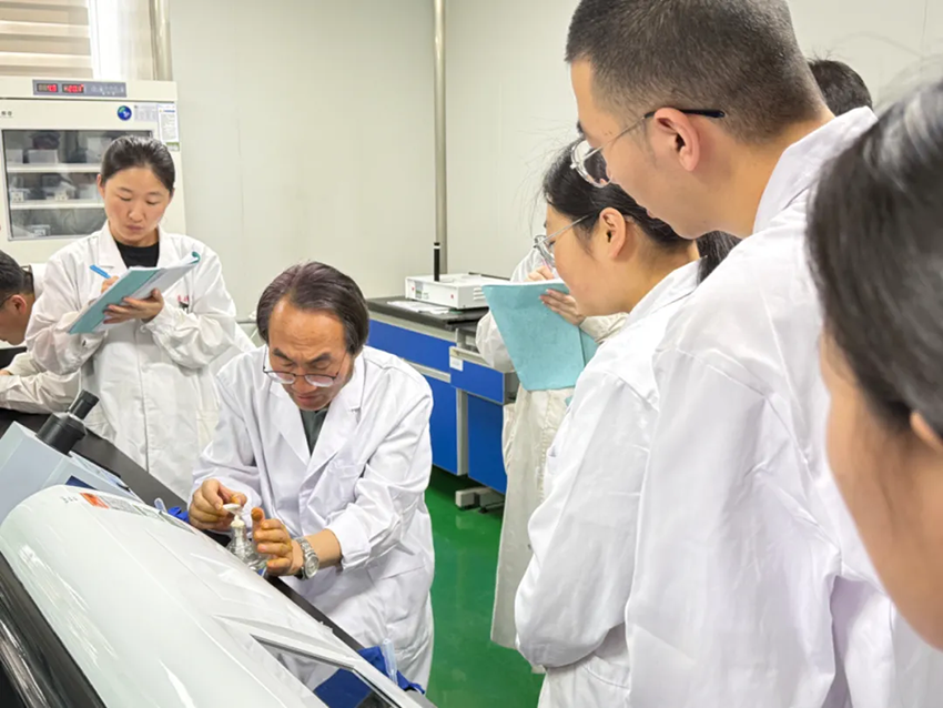 【研究院新聞】國(guó)方檢測(cè)公司開(kāi)展中藥材顯微鑒別技術(shù)培訓(xùn)，全面提升員工實(shí)際操作能力