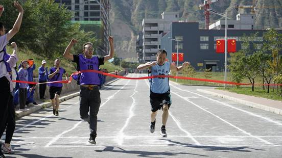 “喜迎二十大，奮進(jìn)新征程”隴神戎發(fā)成功舉辦秋季職工運動會
